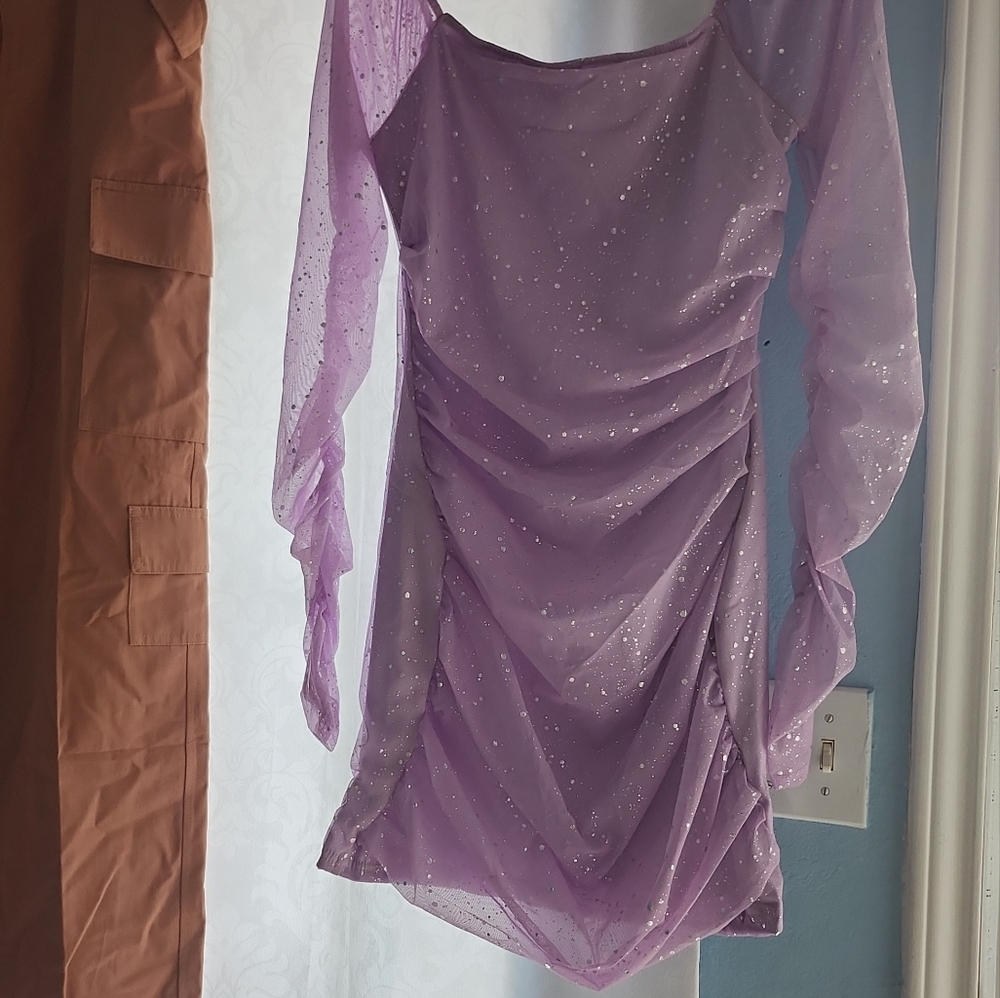 Clothes - Picture 10 of 16